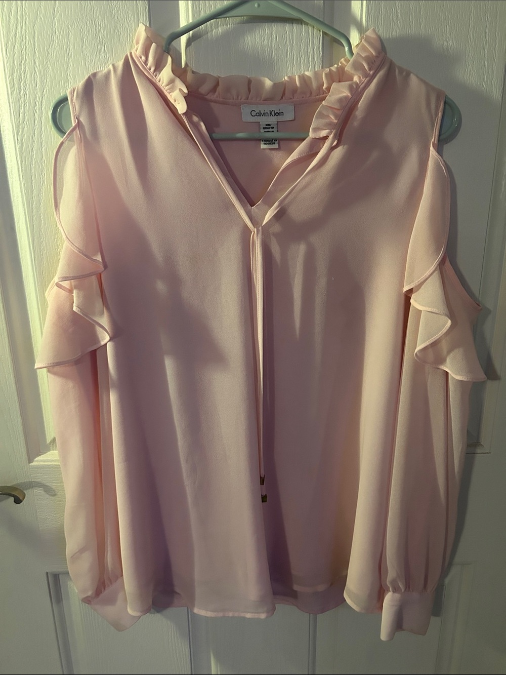Calvin Klein Pale Pink Cold-Shoulder Ruffle V-Neck Blouse